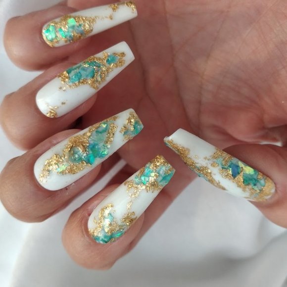 White /aqua blue an gold Geode inspired press on nails - Picture 2 of 6